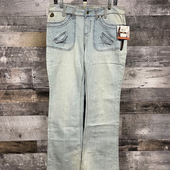 Dereon Jeans - Picture 2 of 4